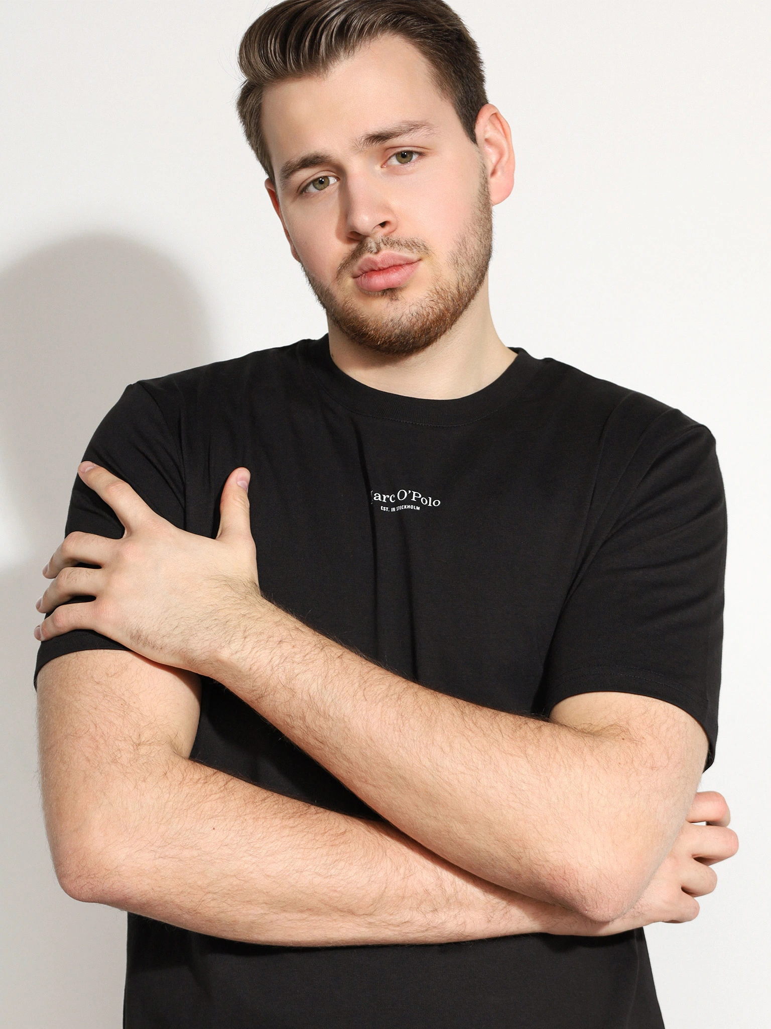 Футболка черного цвета из хлопка